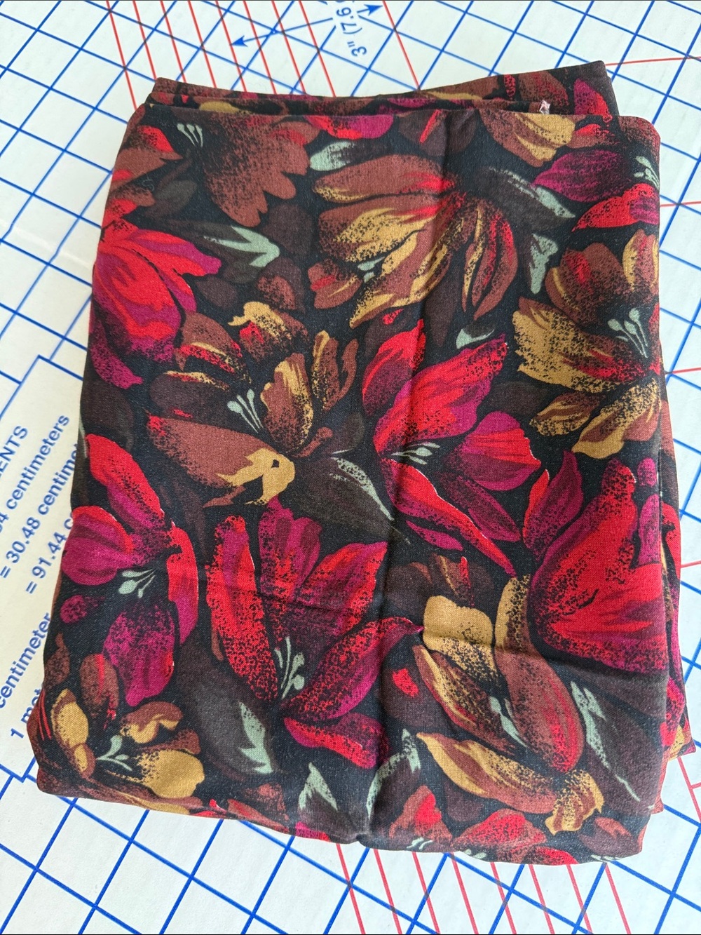 Vintage 1950s Rayon Floral Fabric 3.25 Yards x 40” Drapey Dress Yardage